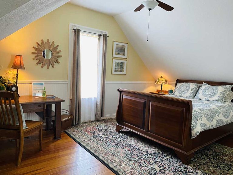 Attic Suite - Katy Trail B & B